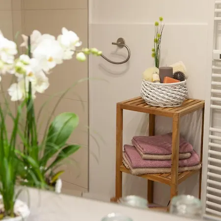 Tobian Apartament *